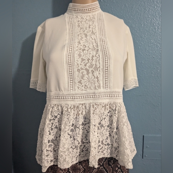 Elegant Cream Lace Women's Top - Picture 1 of 8